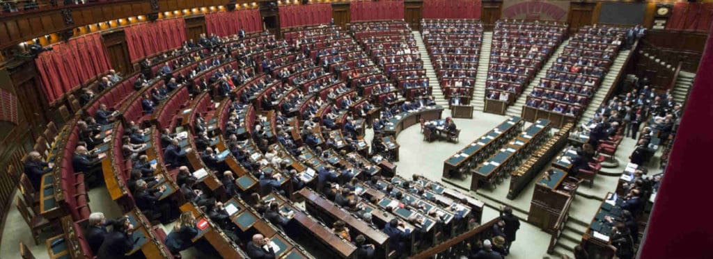 Immagine del Parlamento italiano che chiede una commissione d'inchiesta