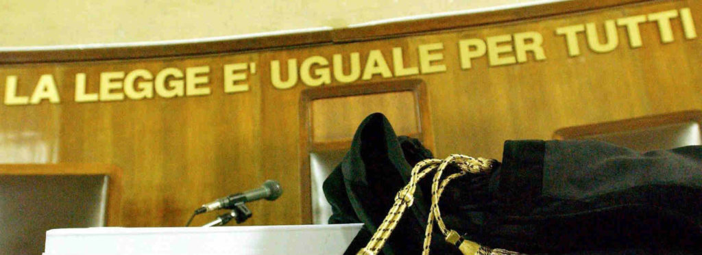 Tribunale e toga. Corruzione