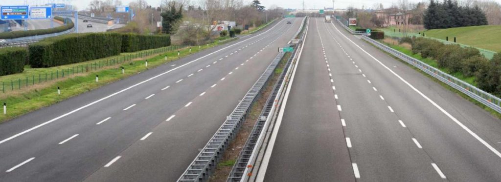 Autostrade in ginocchio per il coronavirus: i Benetton chiedono il conto al Governo