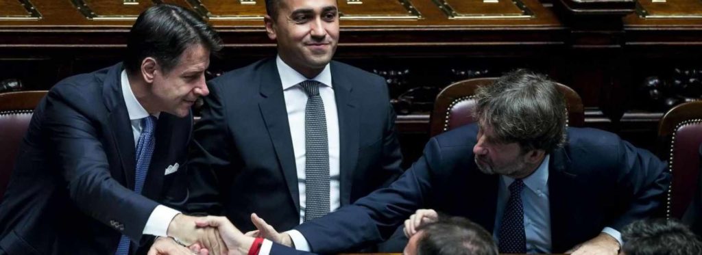 Tetto all'uso del contante: chi sbaglia paga multe fino a 250mila euro. Nessun effetto sull'evasione. Di Maio e Conte