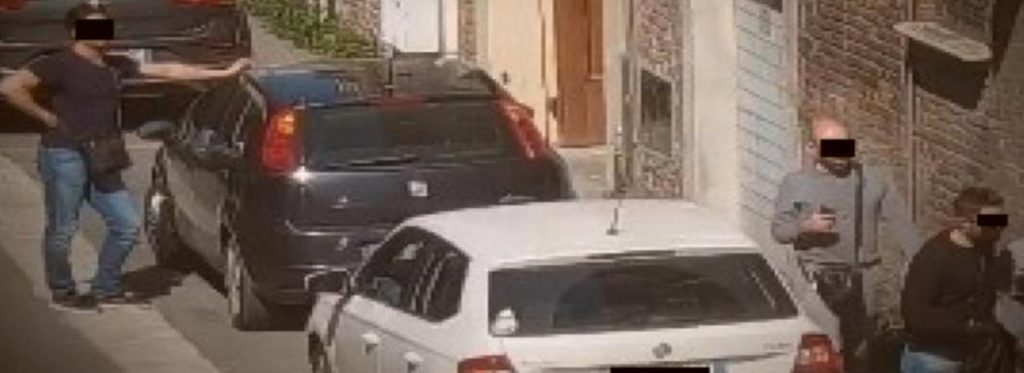 I festini a base di coca con prostitute e trans nella casa con piscina dell'appuntato dei carabinieri Giuseppe Montella