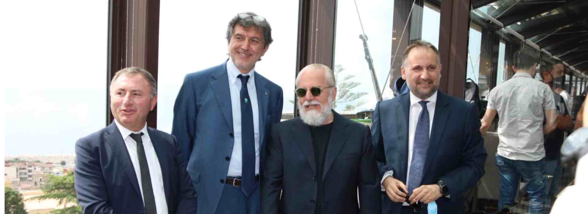 L'Abruzzo in zona rossa e Marsilio 'regala' 220mila euro al Napoli calcio