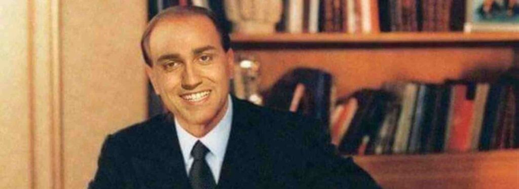 Tra Di Maio e Berlusconi è scoppiato l'amore.