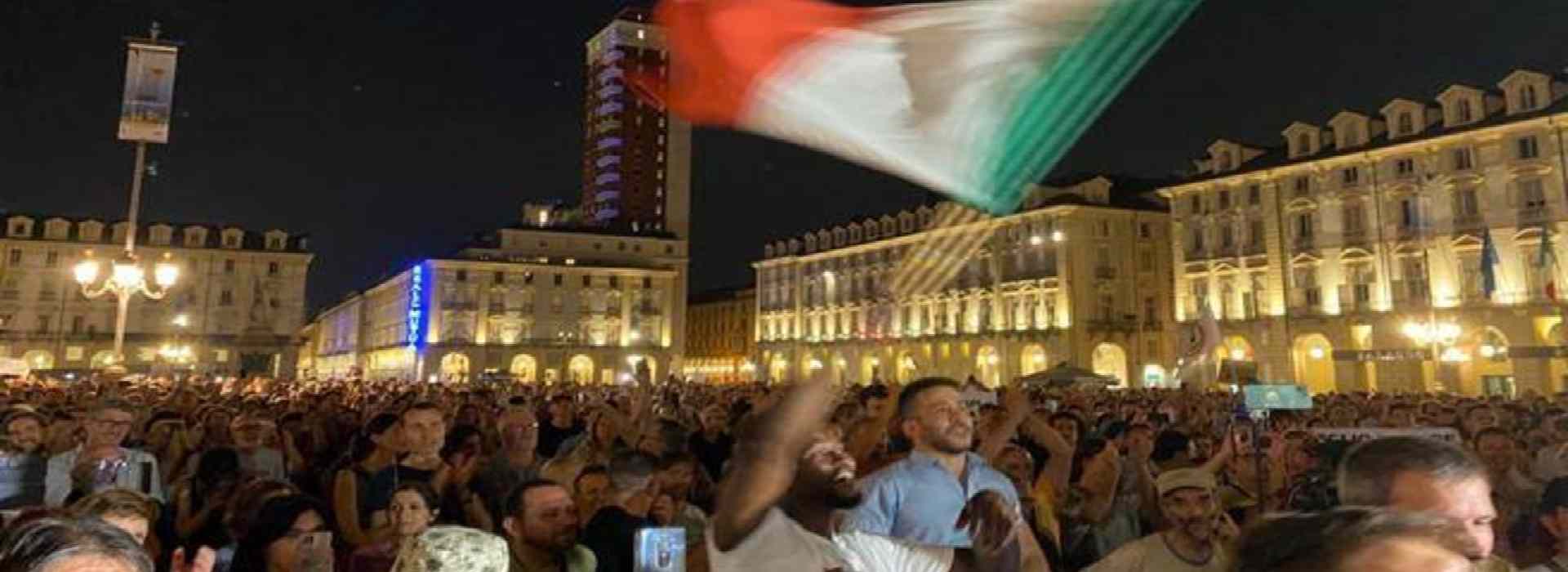 Green pass, a Torino la prima manifestazione contro l'obbligo della carta verde