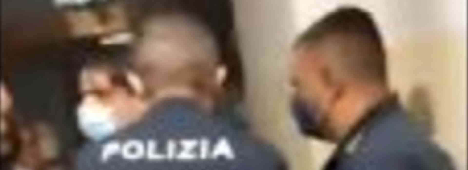 Pescara: arrestati in chiesa per una mascherina - Video