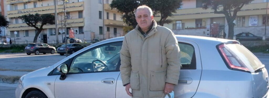 Senza lavoro e malati: Michele e la moglie costretti a vivere in auto. "Il Rdc ci basta 11 giorni"