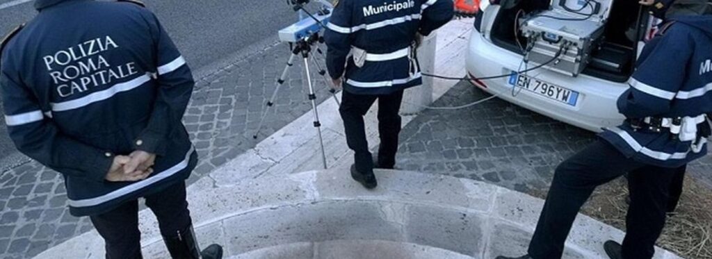 Il Comune di Roma spende otto milioni di euro per rifare il guardaroba dei vigili urbani